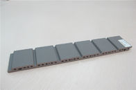 Panele elewacyjne z szarymi rowkami 18 mm grubości zewnętrznych materiałów ściennych